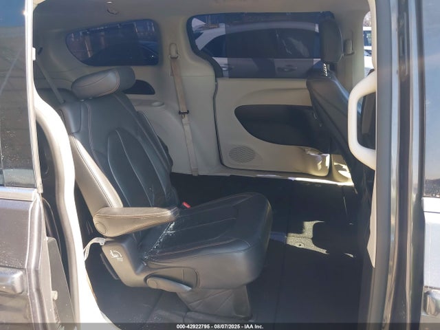 2C4RC1EG7HR850901 Chrysler Pacifica
