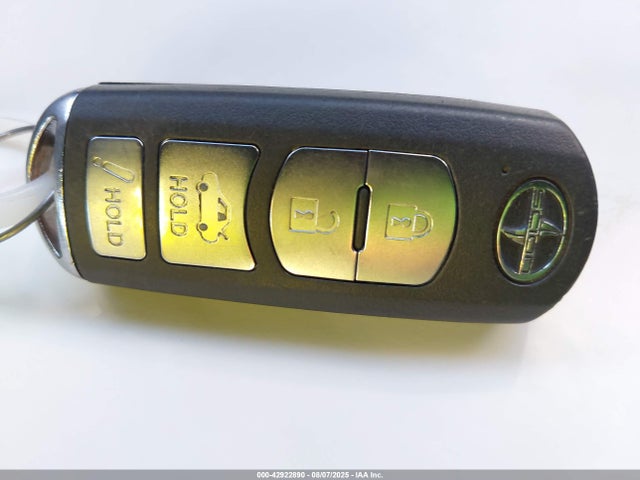 3MYDLBZV7GY119880 Scion p5v