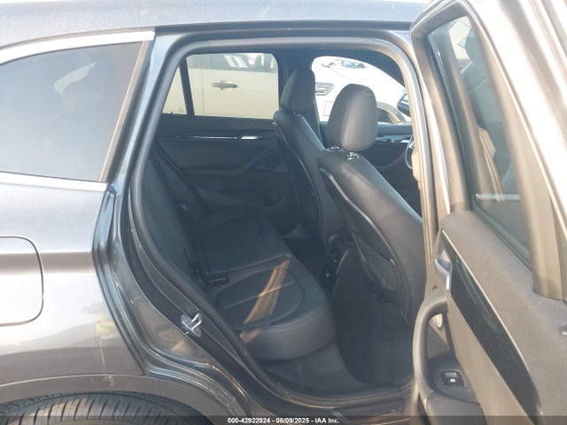 BMW X1 2016 WBXHT3C30GP886679 Image 8