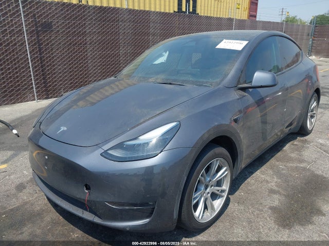 2023 TESLA MODEL Y 7SAYGDEE5PF889936 Photo 1