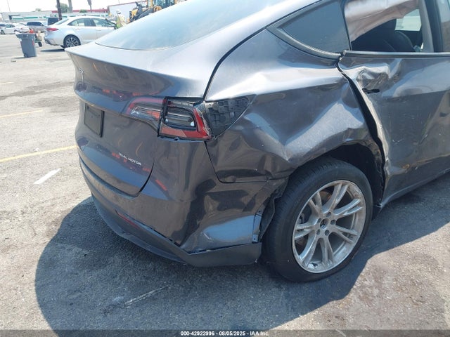2023 TESLA MODEL Y 7SAYGDEE5PF889936 Photo 3
