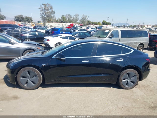 5YJ3E1EAXKF306178 Tesla MODEL 3