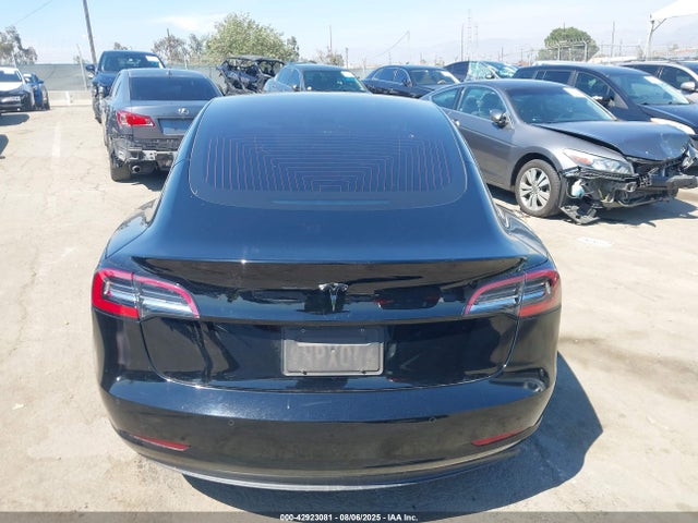 5YJ3E1EAXKF306178 Tesla MODEL 3