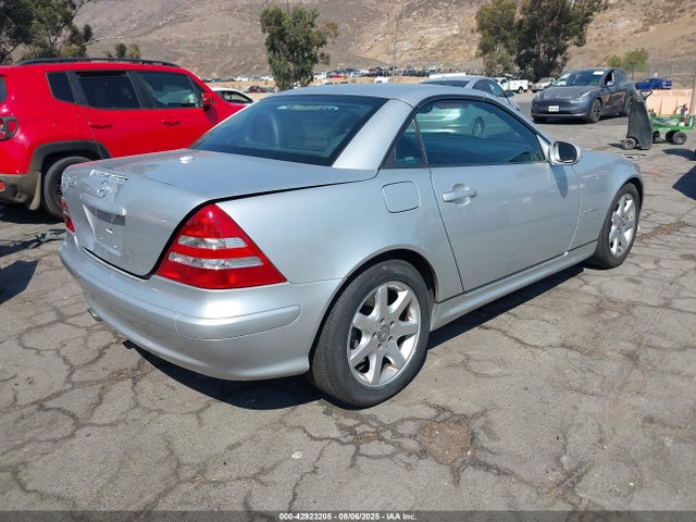 2001 Mercedes-benz Slk 230 Kompressor მანქანა იყიდება აუქციონზე, vin: WDBKK49F91F221675, აუქციონის ნომერი: 42923205
