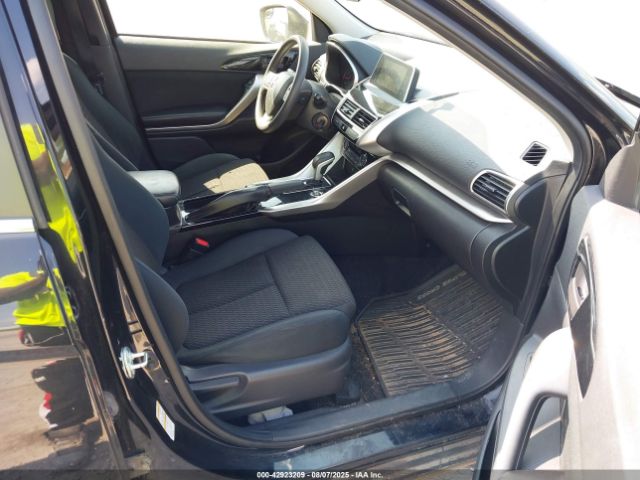 2018 MITSUBISHI ECLIPSE CROSS JA4AT4AA3JZ067287 Photo 4