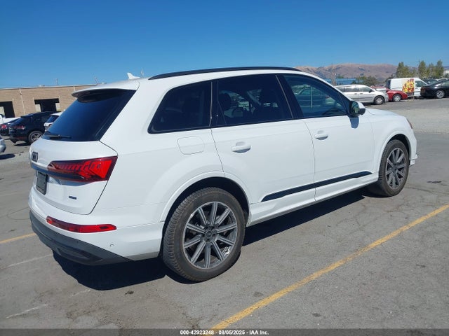 2023 AUDI Q7 WA1LCBF70PD001313 Photo 3