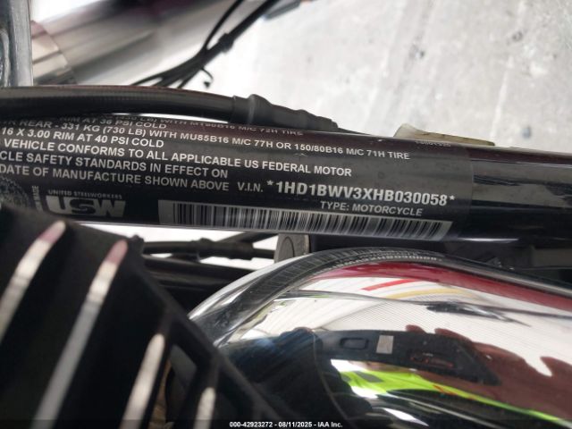 2017 HARLEY-DAVIDSON FLSTC 1HD1BWV3XHB030058 Photo 9