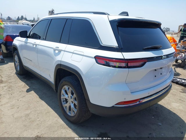 Jeep Grand Cherokee 2023 1C4RJGBG4PC648618 Image 3