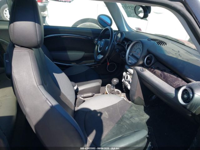 2009 MINI COOPER WMWMF33509TW77258 Photo 4