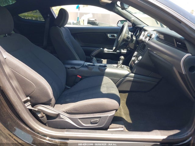 Ford 5.0l 4v premium fuel 2018 1FA6P8CF0J5159633 Image 5