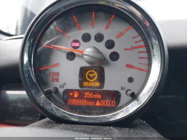 2009 MINI COOPER S CLUBMAN WMWMM33579TP73460 Photo 6