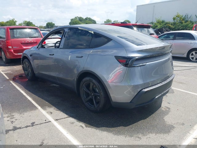 2026 TESLA MODEL Y 7SAYGDEE4TA389676 Photo 2