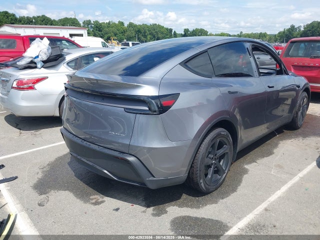2026 TESLA MODEL Y 7SAYGDEE4TA389676 Photo 3