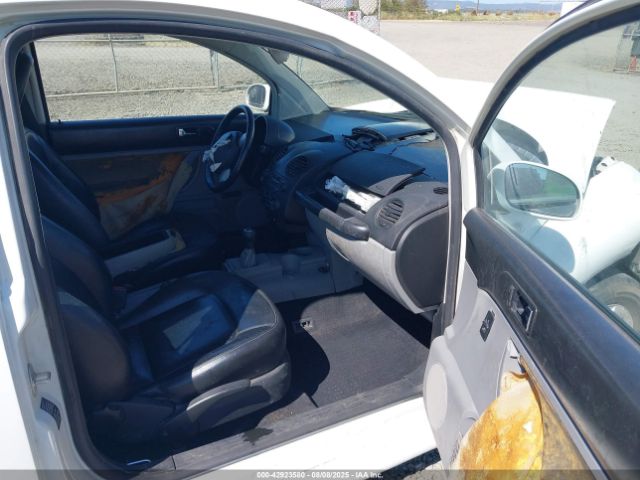 2001 VOLKSWAGEN NEW BEETLE 3VWDC21C71M413235 Photo 4
