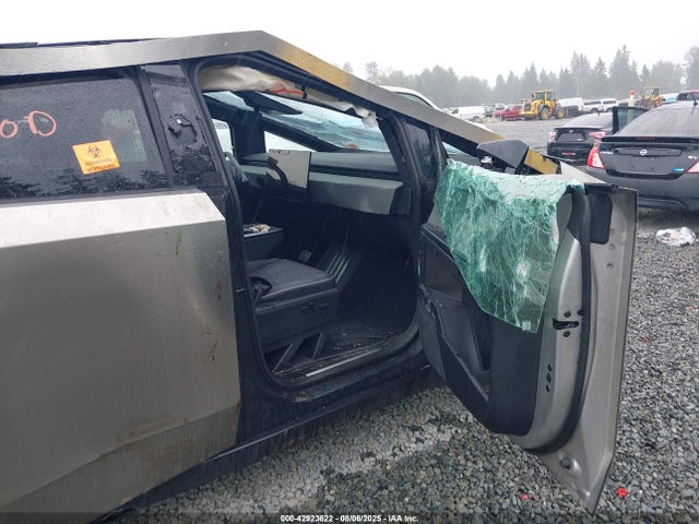 2024 TESLA CYBERTRUCK 7G2CEHEE6RA042814 Photo 4