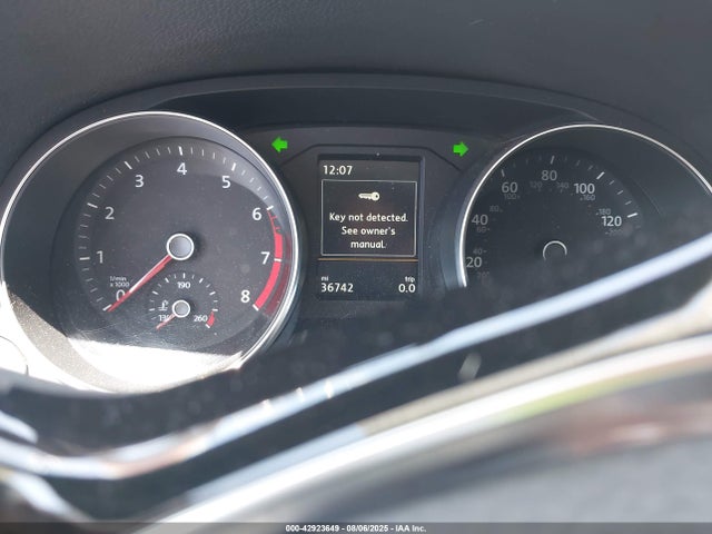 Volkswagen 2019 2019 1VWLA7A37KC012334 Image 15