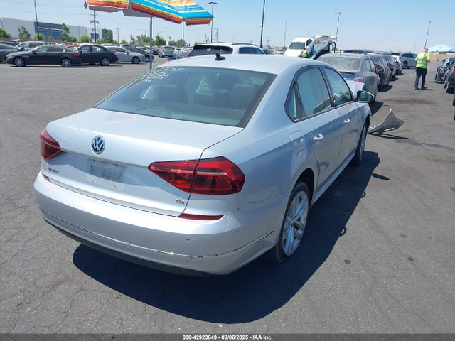 Volkswagen 2019 2019 1VWLA7A37KC012334 Image 4