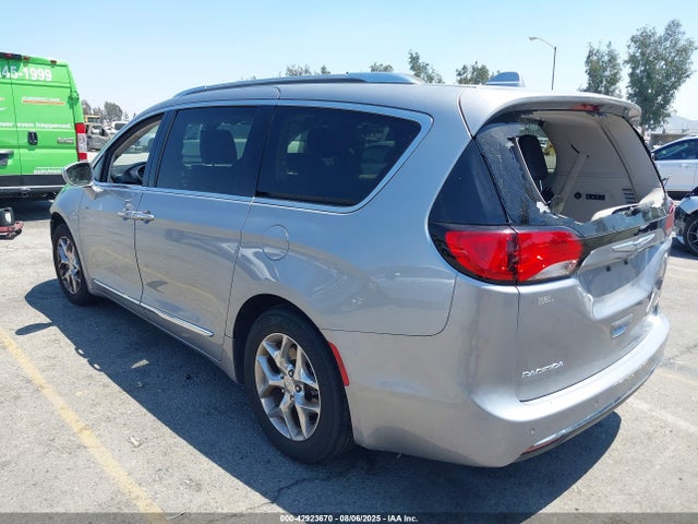 Chrysler 2019 2019 2C4RC1GG2KR655423 Image 3