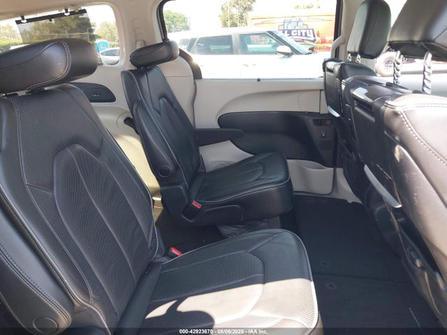 Chrysler 2019 2019 2C4RC1GG2KR655423 Image 8