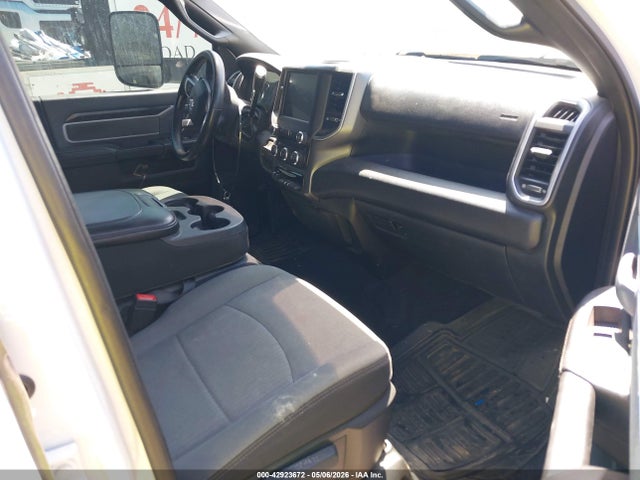 Auction sale of the 2022 Ram 3500 Big Horn  4x4 8' Box, vin: 3C63RRHL4NG276715, lot number: 42923672