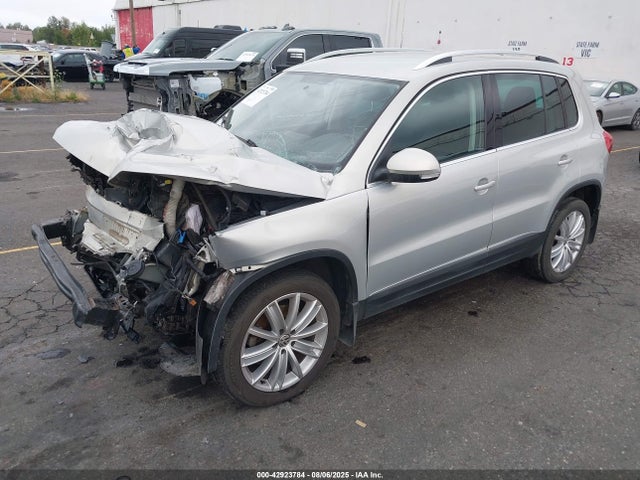 WVGBV3AX6EW587831 Volkswagen 2014