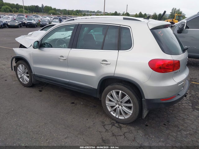 WVGBV3AX6EW587831 Volkswagen 2014