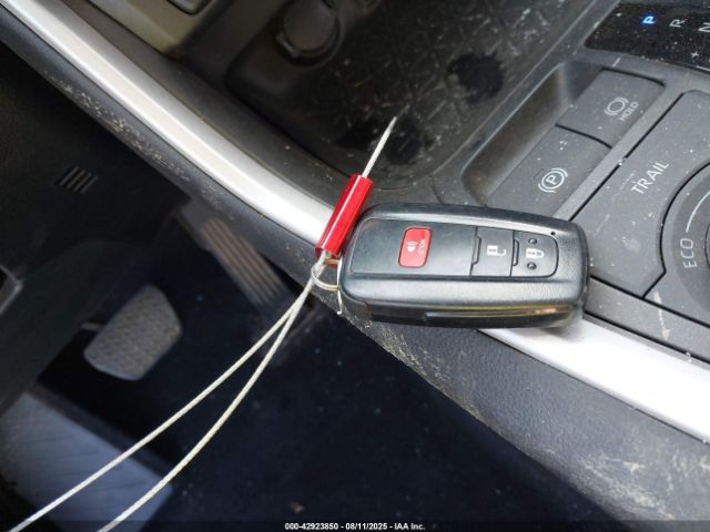 2023 TOYOTA RAV4 HYBRID 2T3UWRFV4PW160038 Photo 10