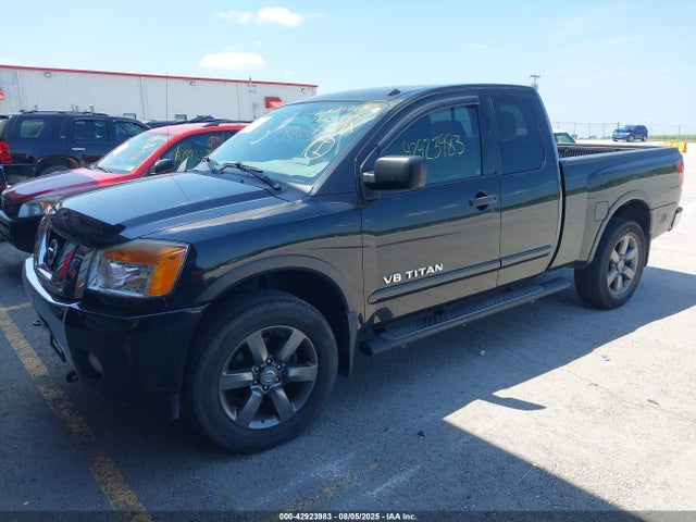 Nissan Titan 2015 1N6BA0CC4FN510775 Image 2