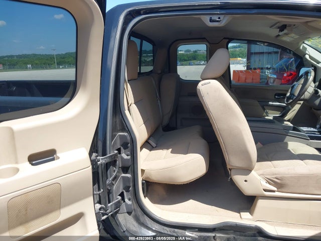 Nissan Titan 2015 1N6BA0CC4FN510775 Image 8