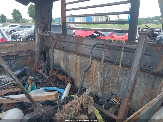 42924289 :رقم المزاد ، 1GDJK34F2SE523617 vin ، 1995 Gmc Sierra K3500 مزاد بيع