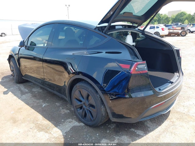 2024 TESLA MODEL Y 7SAYGDED4RF104056 Photo 2