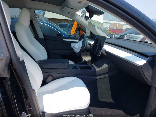 2024 TESLA MODEL Y 7SAYGDED4RF104056 Photo 4