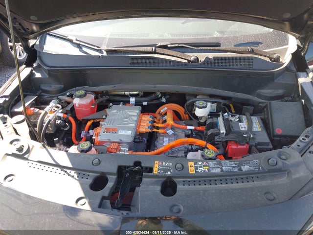 1G1FY6S04P4207361 Chevrolet 2023