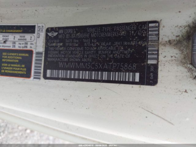 2010 MINI COOPER S CLUBMAN WMWMM3C5XATP75868 Photo 8