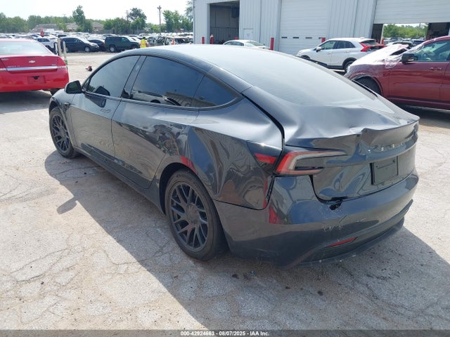 2025 TESLA MODEL 3 5YJ3E1EA8SF978000 Photo 2