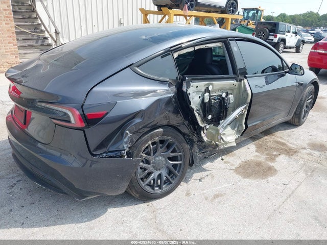 2025 TESLA MODEL 3 5YJ3E1EA8SF978000 Photo 3