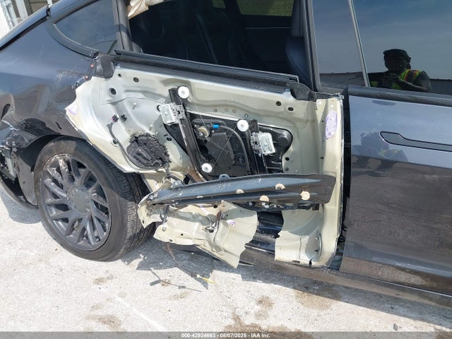 2025 TESLA MODEL 3 5YJ3E1EA8SF978000 Photo 5