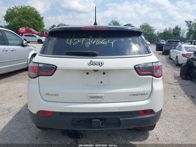Jeep Compass 2018 3C4NJDCBXJT401731 Image 16