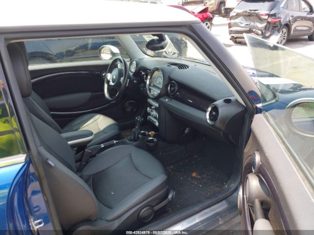 2009 MINI COOPER WMWMF33589TW71403 Photo 4