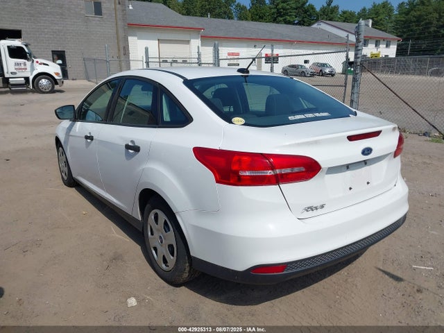 Ford Focus 2015 1FADP3E2XFL303695 Image 3