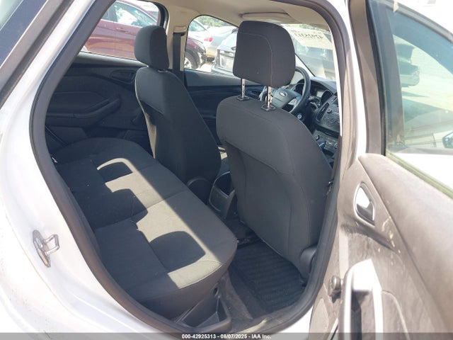 Ford Focus 2015 1FADP3E2XFL303695 Image 8