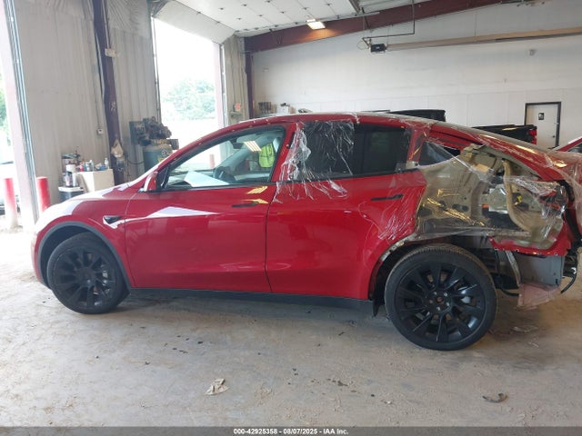 7SAYGDEEXPF847777 Tesla Model Y