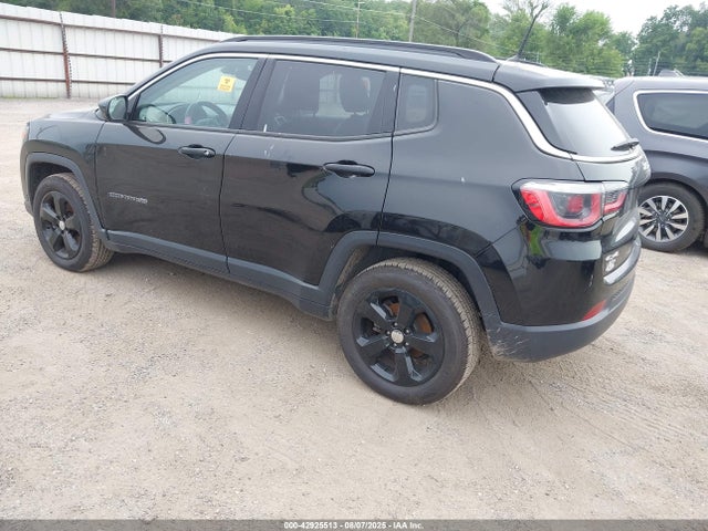 Jeep Compass 2018 3C4NJDBBXJT223563 Image 3