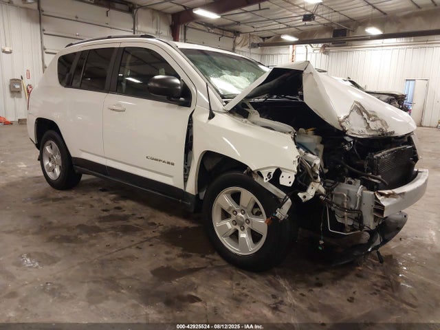 Jeep 2016 2016 1C4NJCBAXGD575073 Image 1