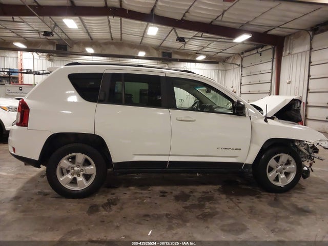 Jeep 2016 2016 1C4NJCBAXGD575073 Image 14