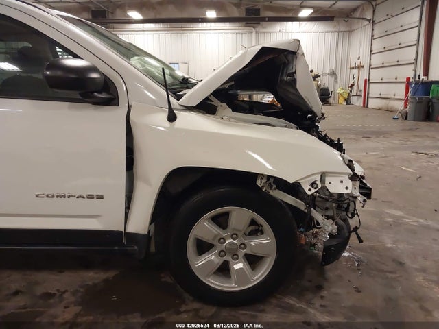 Jeep 2016 2016 1C4NJCBAXGD575073 Image 20