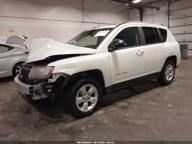 Jeep 2016 2016 1C4NJCBAXGD575073 Image 2