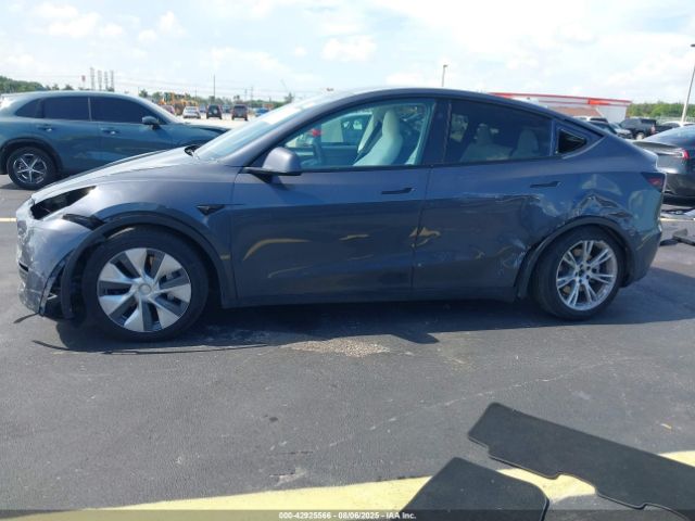 2023 TESLA MODEL Y 7SAYGDED3PF941295 Photo 5