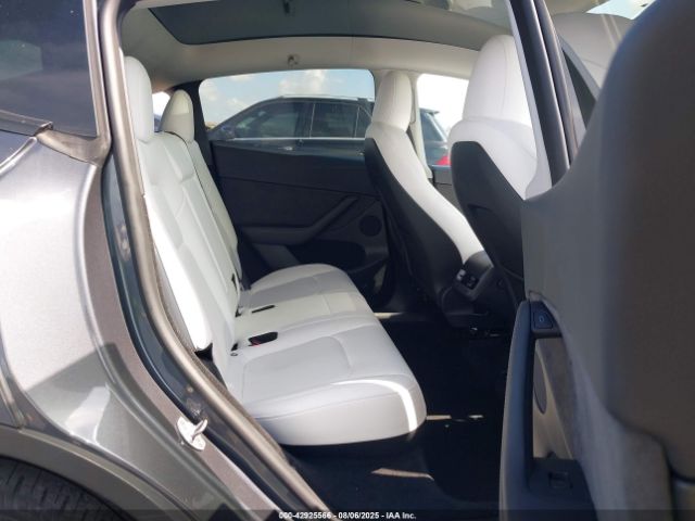 2023 TESLA MODEL Y 7SAYGDED3PF941295 Photo 7