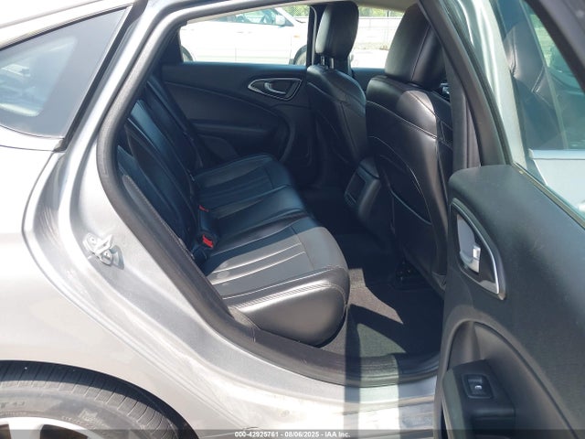 1C3CCCAB3GN186950 Chrysler 2016
